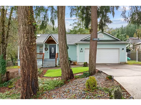 6951 Glacier Dr, Springfield, OR 97478