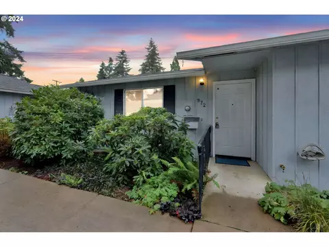 972 W L St, Springfield, OR 97477
