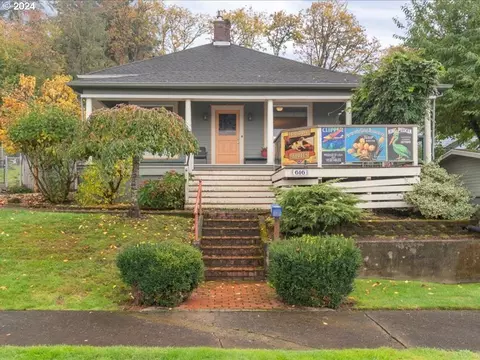 616 E D St, Rainier, OR 97048