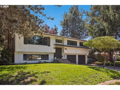 15002 NE Davis Ct, Portland, OR 97230
