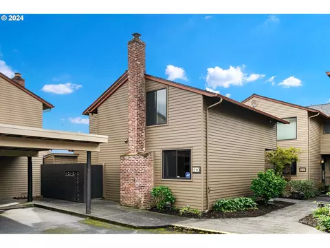 210 N Hayden Bay Dr, Portland, OR 97217