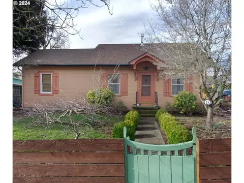 121 Center St, Oregon City, OR 97045