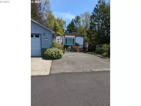 1600 Rhododendron Dr #275, Florence, OR 97439