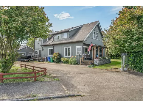 2407 8th St, Tillamook, OR 97141