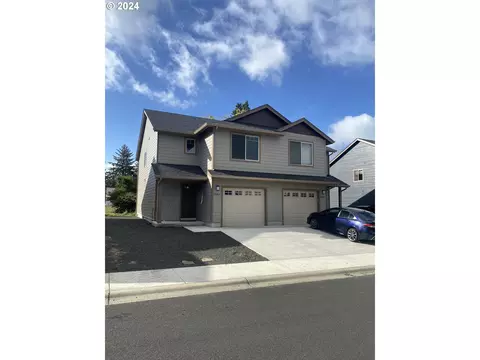 1014 SW Juniper Gardens Ln, Warrenton, OR 97146