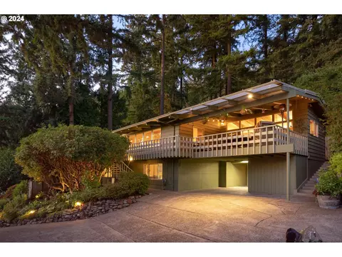 5220 SW 19th Dr, Portland, OR 97239