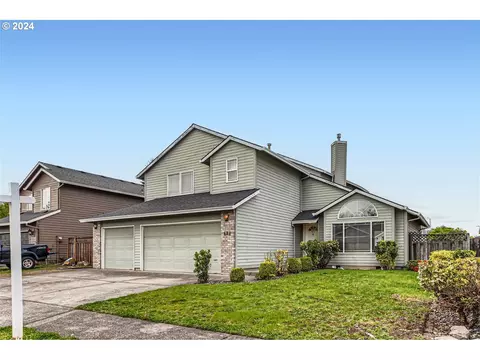 623 SW Burlingame Cir, Troutdale, OR 97060