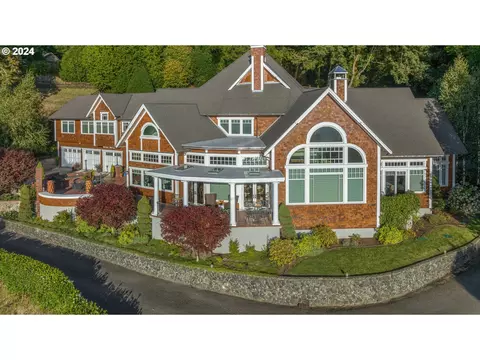 66528 E Bay Rd, North Bend, OR 97459