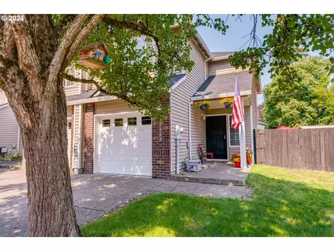 17053 SE Ankeny St, Portland, OR 97233