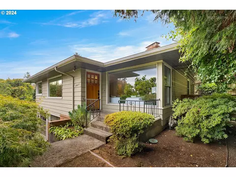 7021 SW 2nd Ave, Portland, OR 97219