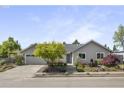 8750 SW Nisqually Ct, Tualatin, OR 97062