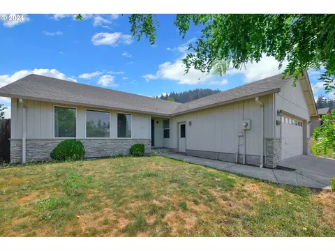 684 Kayla Marie St, Creswell, OR 97426