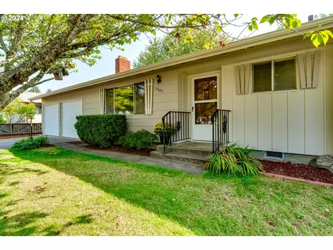1945 N Danebo Ave, Eugene, OR 97402