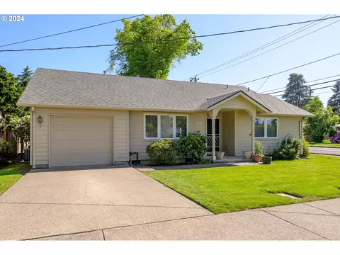 2102 Carmel Ave, Eugene, OR 97401