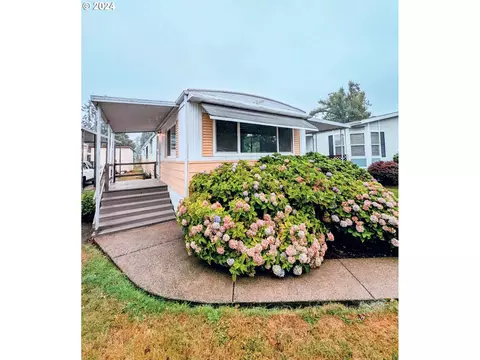 1125 58th St #35, Springfield, OR 97478