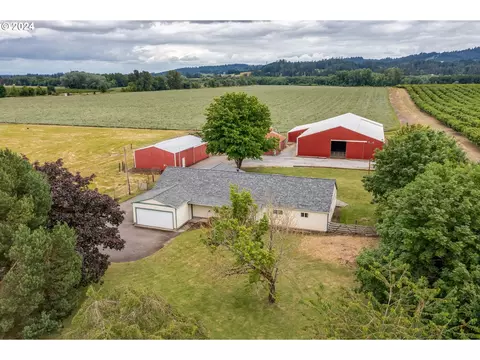 19530 NE North Valley Rd, Newberg, OR 97132
