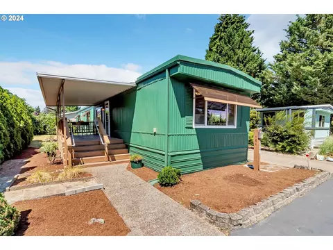 1400 Candlelight Dr #184, Eugene, OR 97402