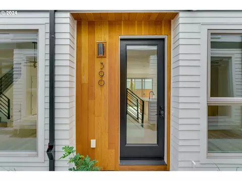 390 SE 86th Ave, Portland, OR 97216
