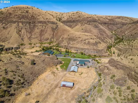 12895 Butte Creek Rd, Fossil, OR 97830