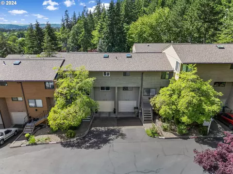 4312 Botticelli Bldg B St #8, Lake Oswego, OR 97035