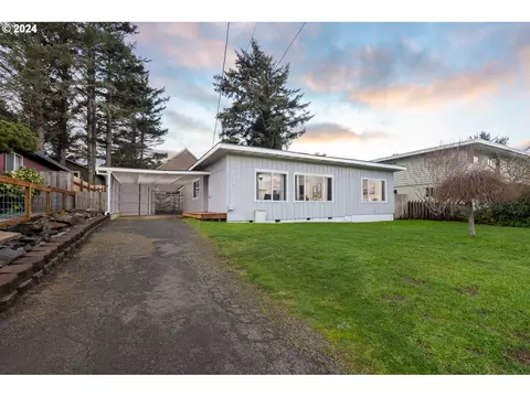 637 SE Jetty Ave, Lincoln City, OR 97367