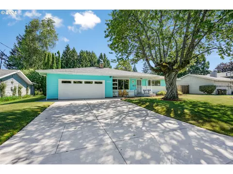 1334 NW 4th St, Gresham, OR 97030