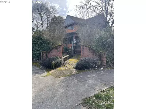 34 NE Ainsworth St, Portland, OR 97211