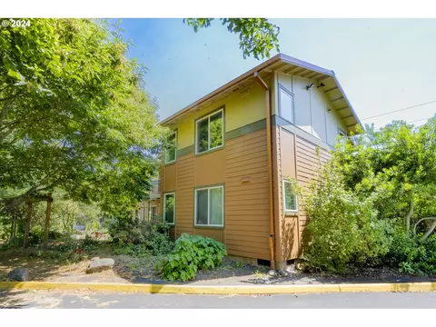 4657 NE Killingsworth St #36, Portland, OR 97218