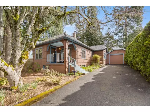 7454 SW 53rd Ave, Portland, OR 97219