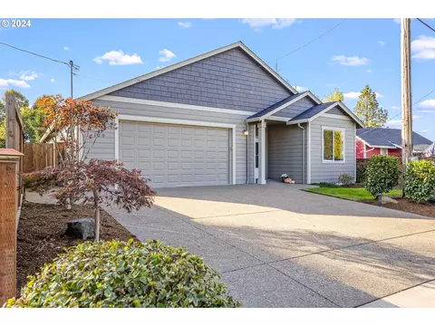 120 Towers Ln, Mount Angel, OR 97362