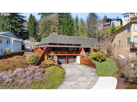 2028 NW Sierra Ln, Camas, WA 98607