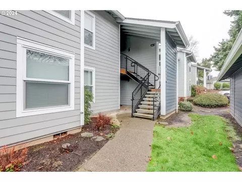 8484 SW Mohawk St, Tualatin, OR 97062