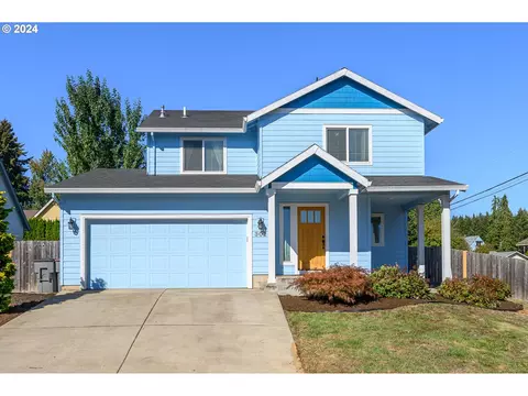 302 NW Pacific Hills Dr, Willamina, OR 97396