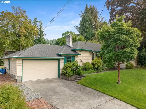 5019 SW Lowell St, Portland, OR 97221