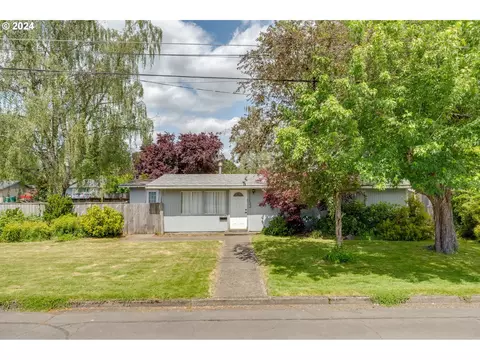 201 E 8th St, Newberg, OR 97132