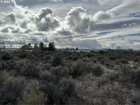 elm ln, Christmas Valley, OR 97641