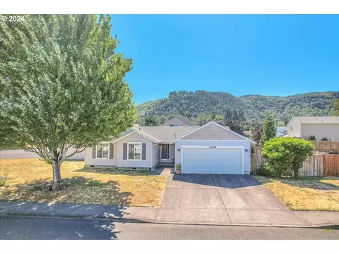 3035 5th St, Columbia City, OR 97018