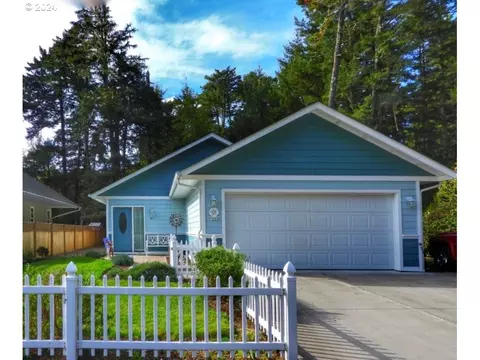 631 Rhododendron Dr, Florence, OR 97439