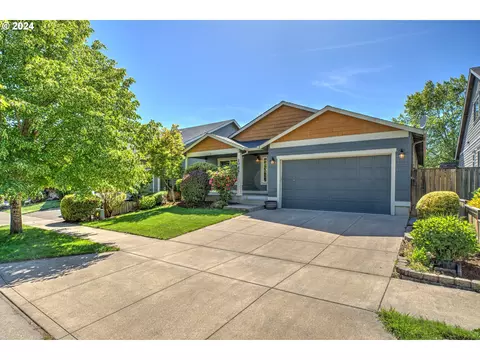 2045 N Crater Ln, Newberg, OR 97132