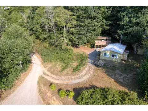 17023 Ferry Creek Heights Rd, Brookings, OR 97415
