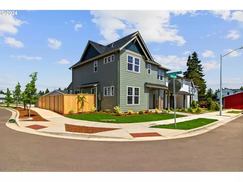 14617 Oregon Iris Way, Oregon City, OR 97045
