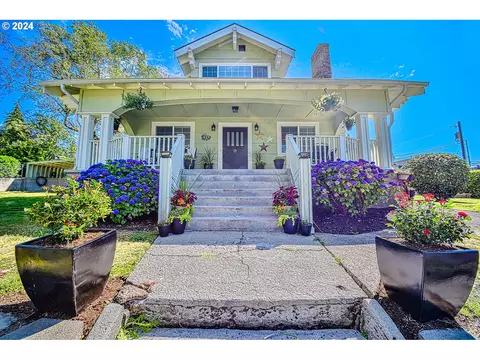 306 E C St, Rainier, OR 97048 photo 1