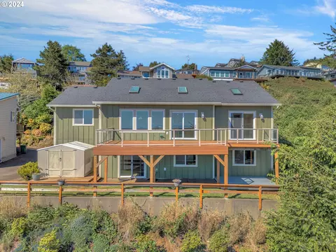 7335 S Circle Dr, Pacific City, OR 97135