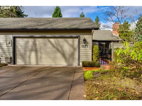 1171 Spyglass Dr, Eugene, OR 97401