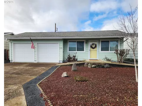 1549 Thompson Rd, Woodburn, OR 97071