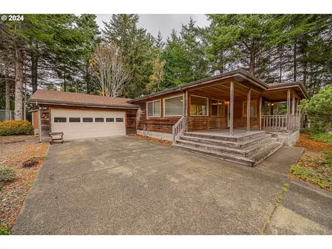 1320 Fulton Ave, Coos Bay, OR 97420