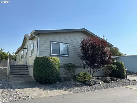 15889 Sunset Strip #53, Brookings, OR 97415