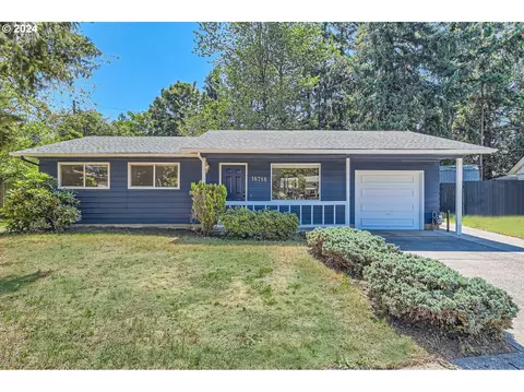 18718 SE Grant St, Portland, OR 97233