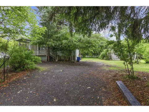 690 N River Bend Rd, Otis, OR 97368