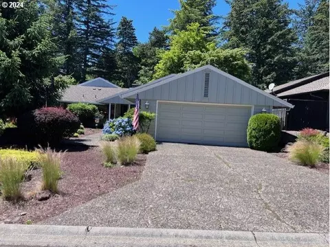 236 Greenridge Dr, Lake Oswego, OR 97035